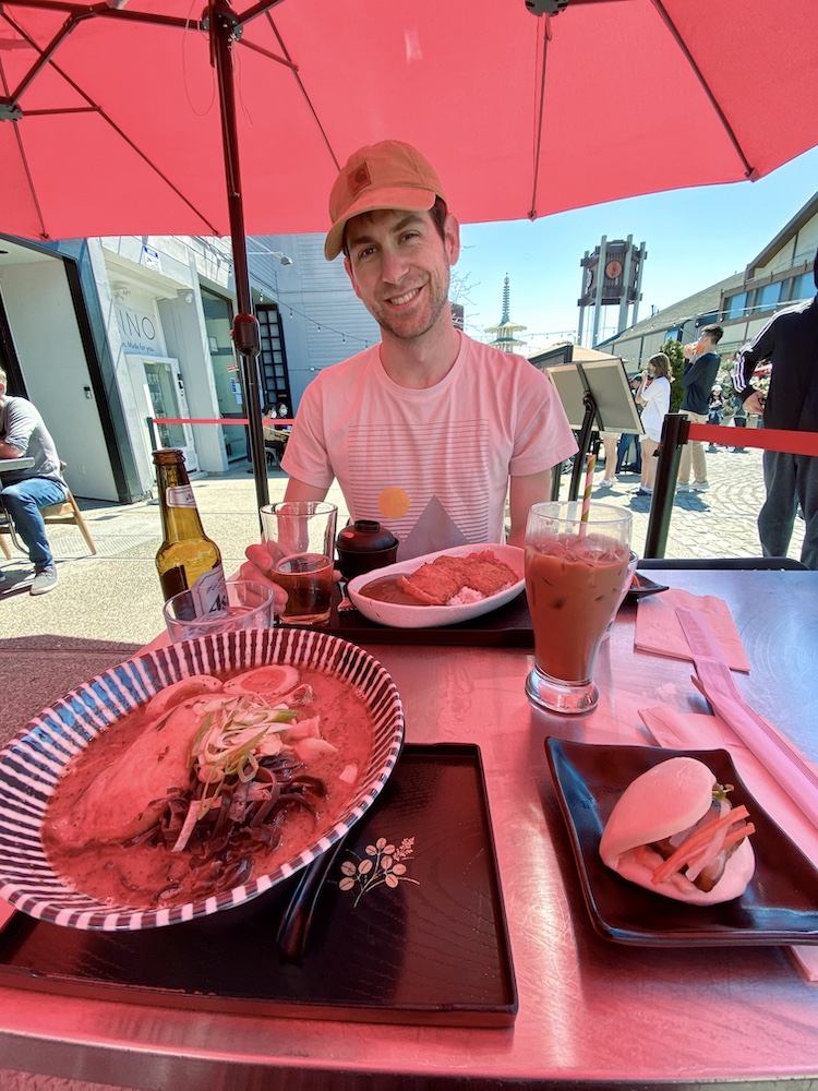 Outdoor lunch in Japan Town