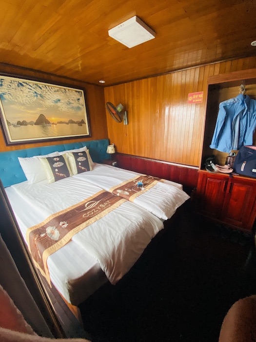 Halong Bay overnight cruise private room
