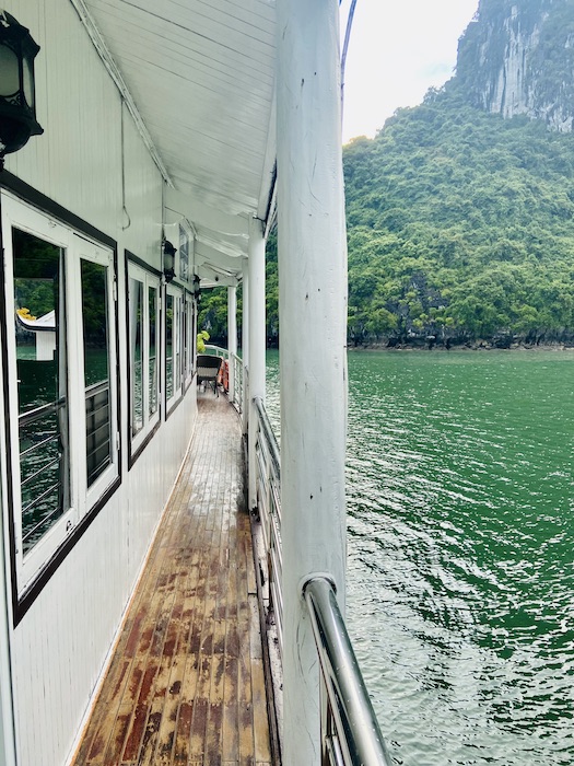 Halong Bay overnight cruise boat
