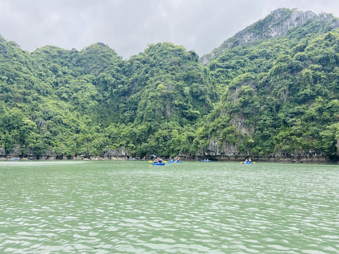 kayaking in Halong Bay 